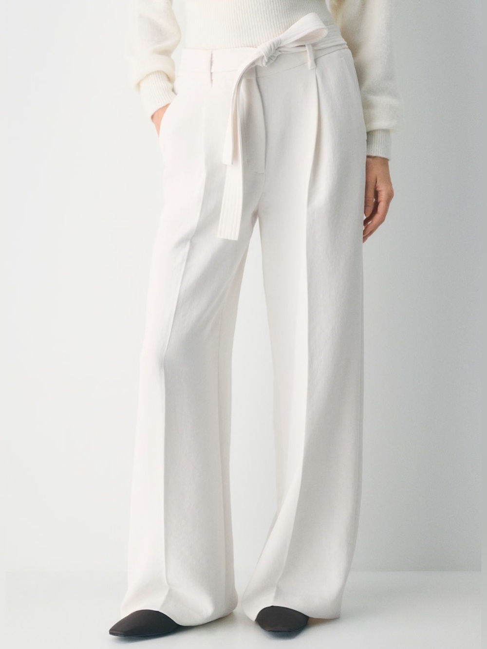 NWT New Aritzia Wilfred Shimmy Pant - Crepette™ in Light Birch Size 6